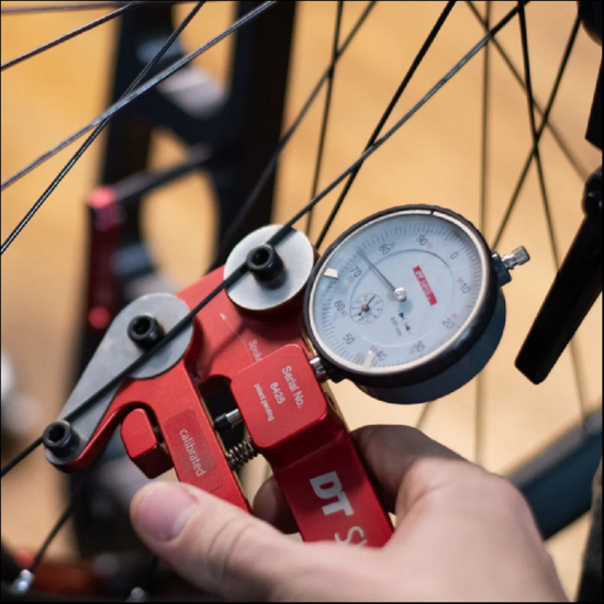 DT-SWISS TOOL TENSIOMETER ANALOOG ROOD/ZILVER